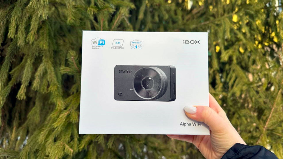 Видеорегистратор iBOX Alpha Wi-Fi.