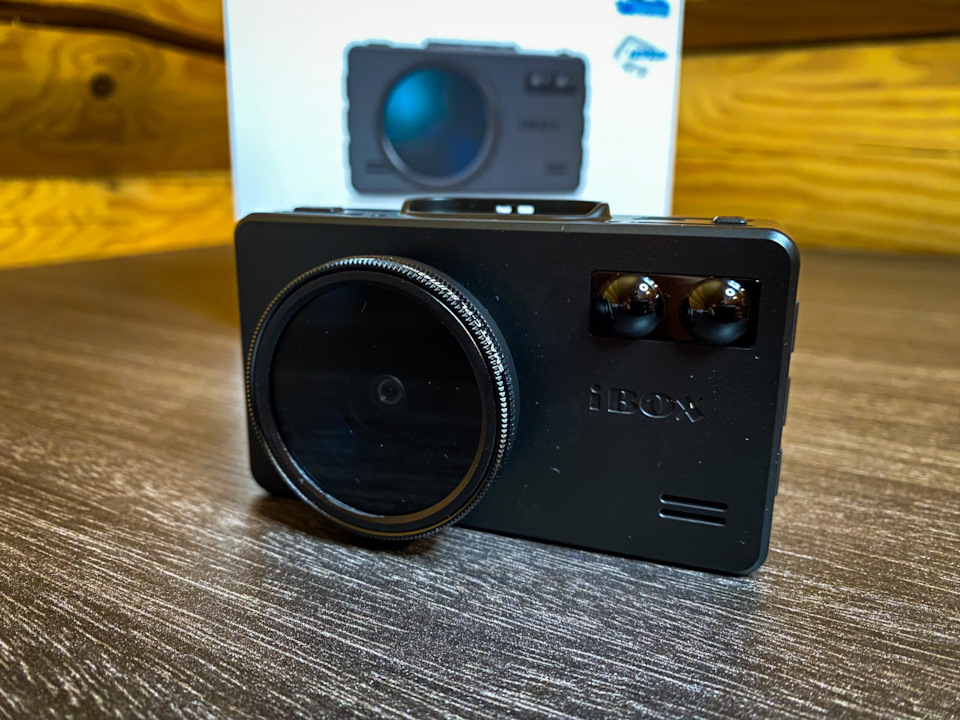 Подарок на 23 Февраля: iBOX iCON LaserVision WiFi Signature S